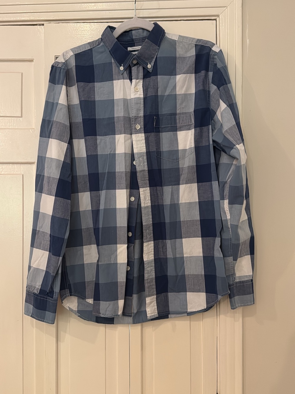 Old Navy Men's Blue and White Plaid Button-Down Shirt